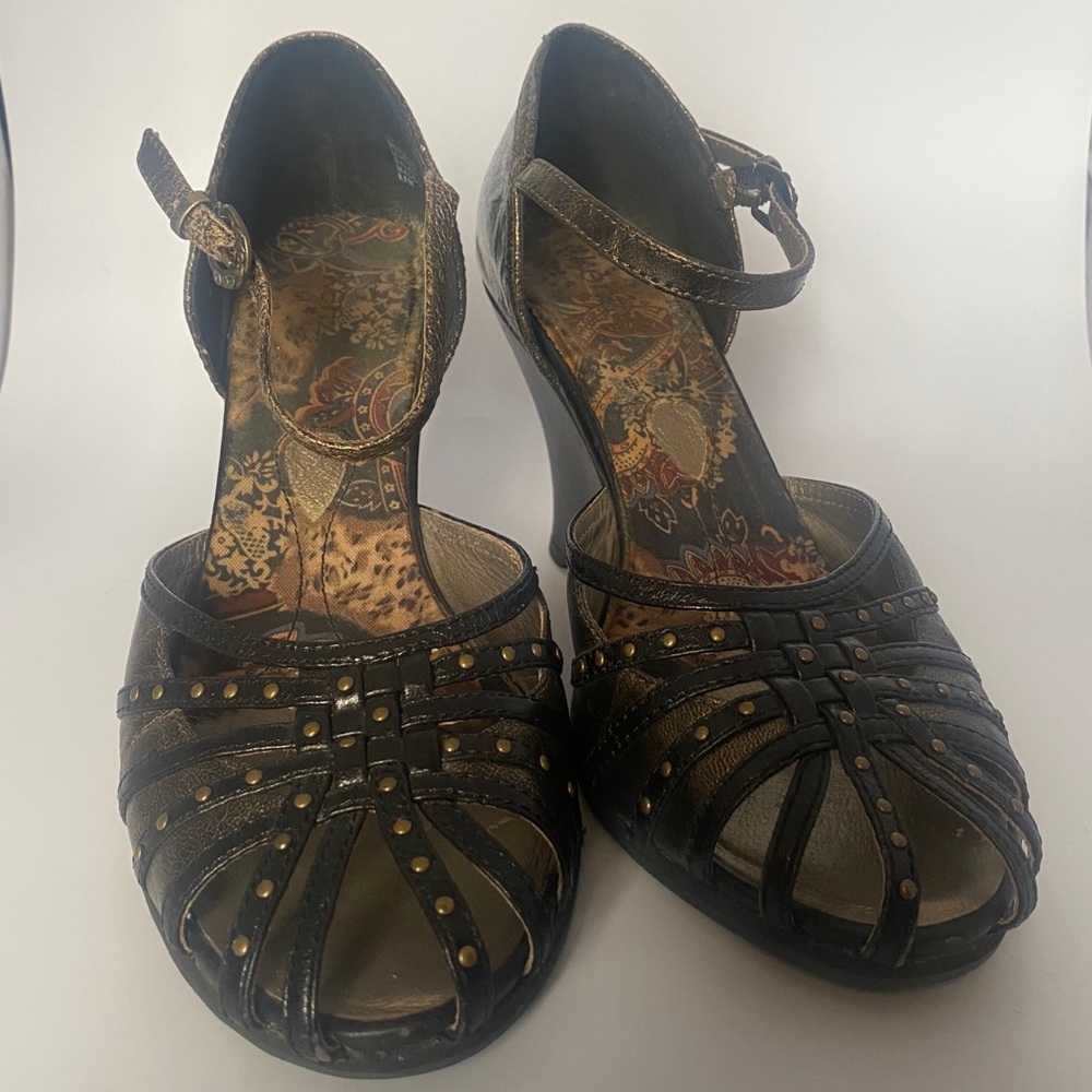Kensie Studette Wedges